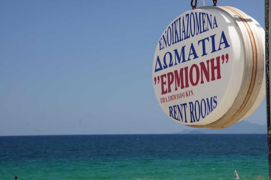 Ermioni Apartments Vrasná Exteriör bild